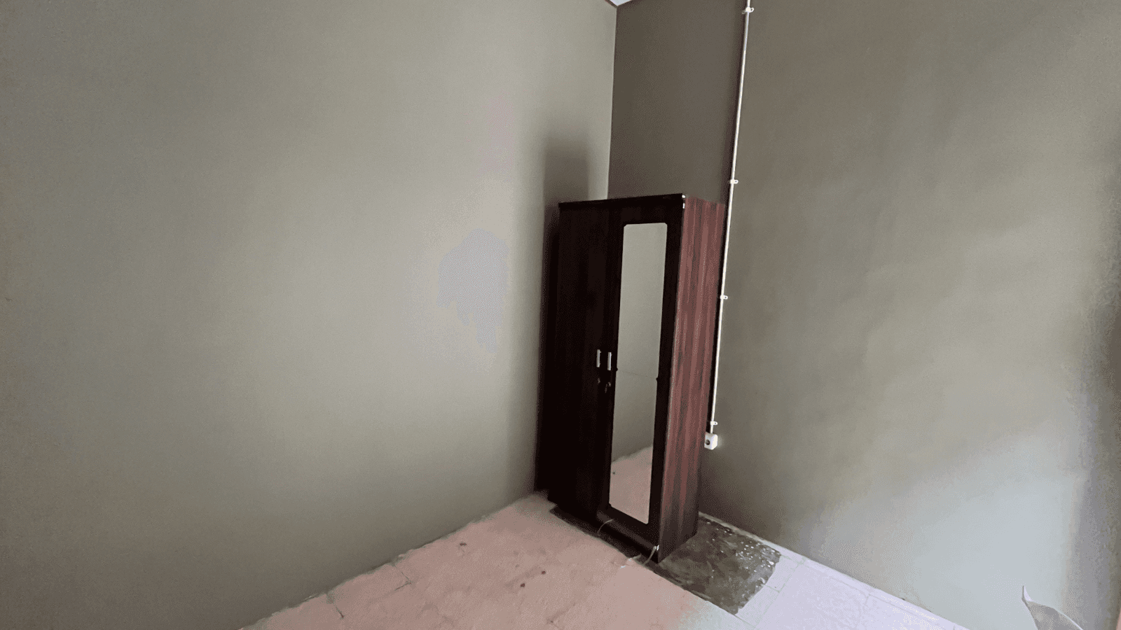 Telaga foto 3 galeri kost Laweyan Solo Rumah Labuh