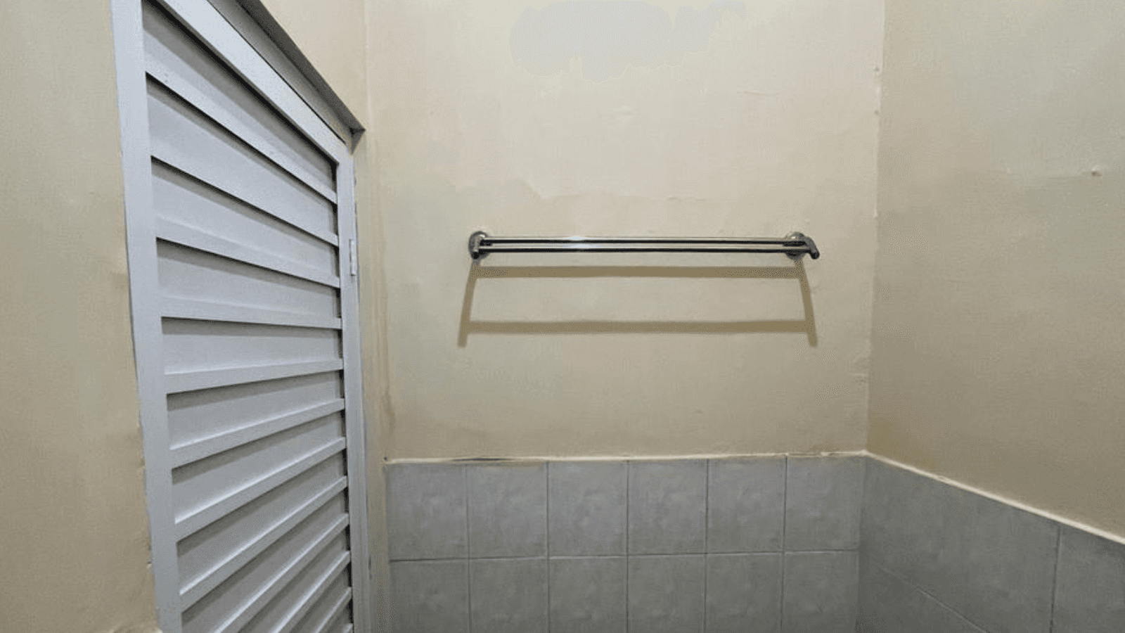 Aster foto 4 galeri kost Laweyan Solo Rumah Labuh