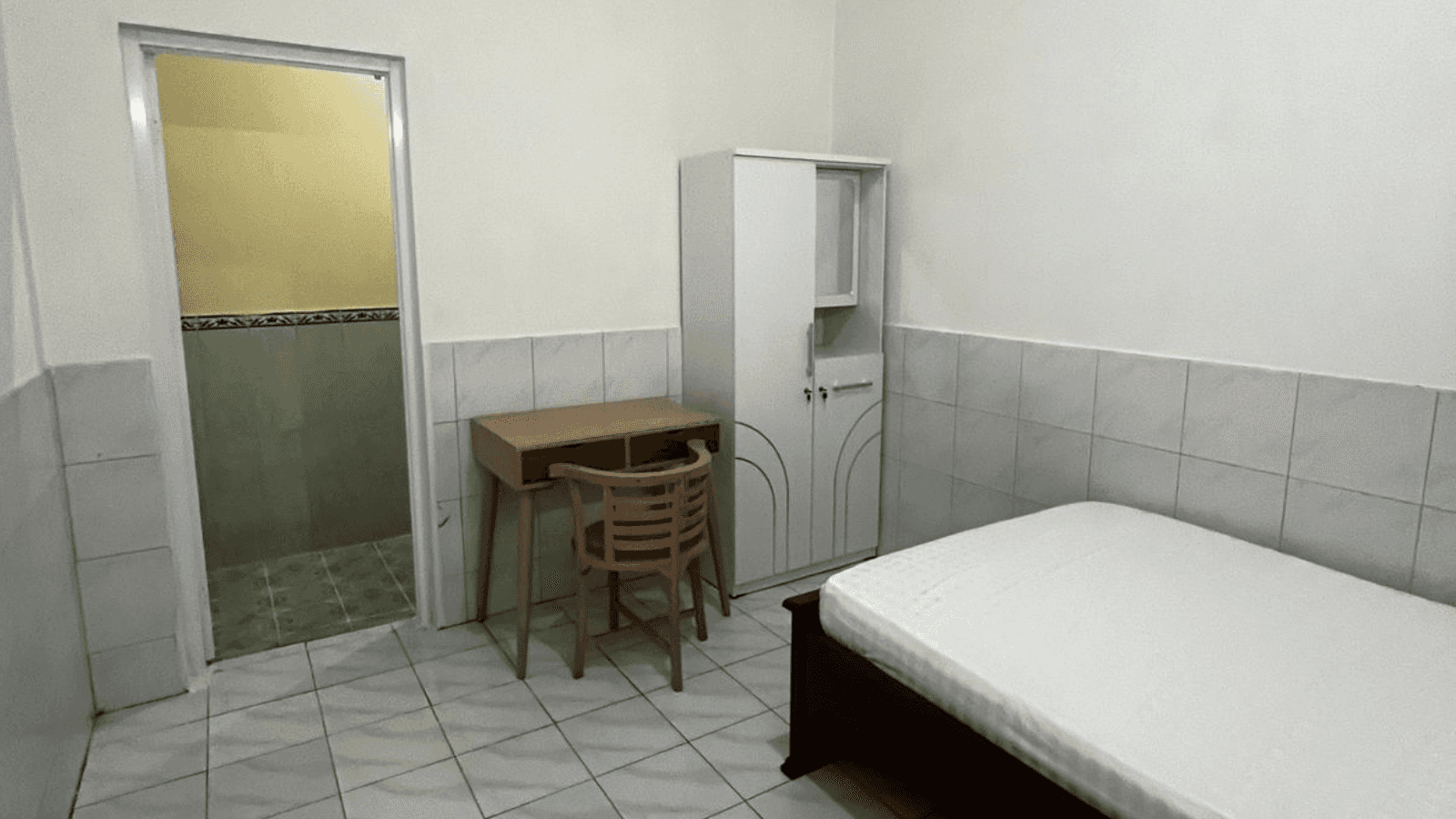 Iris foto 2 galeri kost Laweyan Solo Rumah Labuh